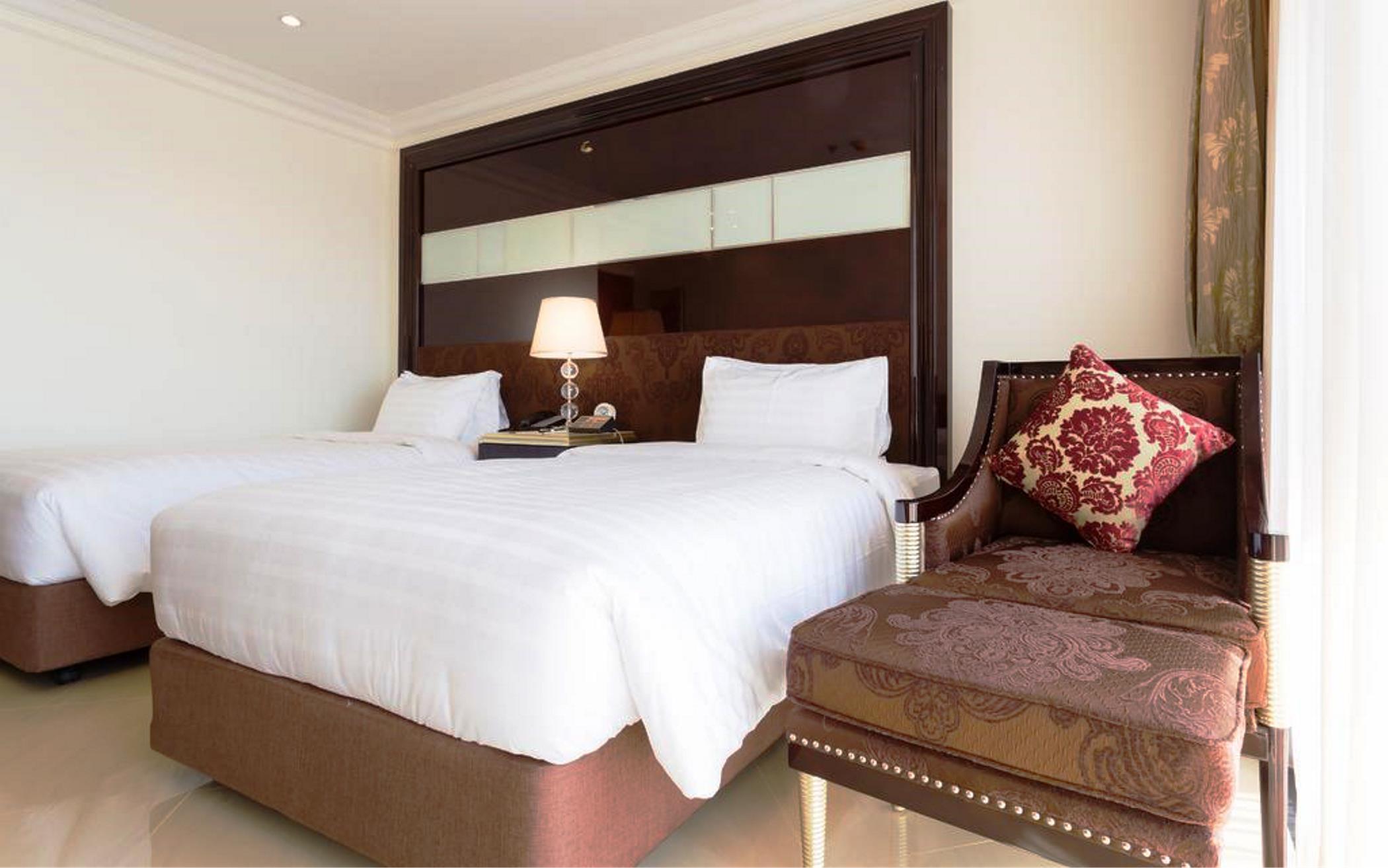 Lk President Hotel Pattaya Exterior photo