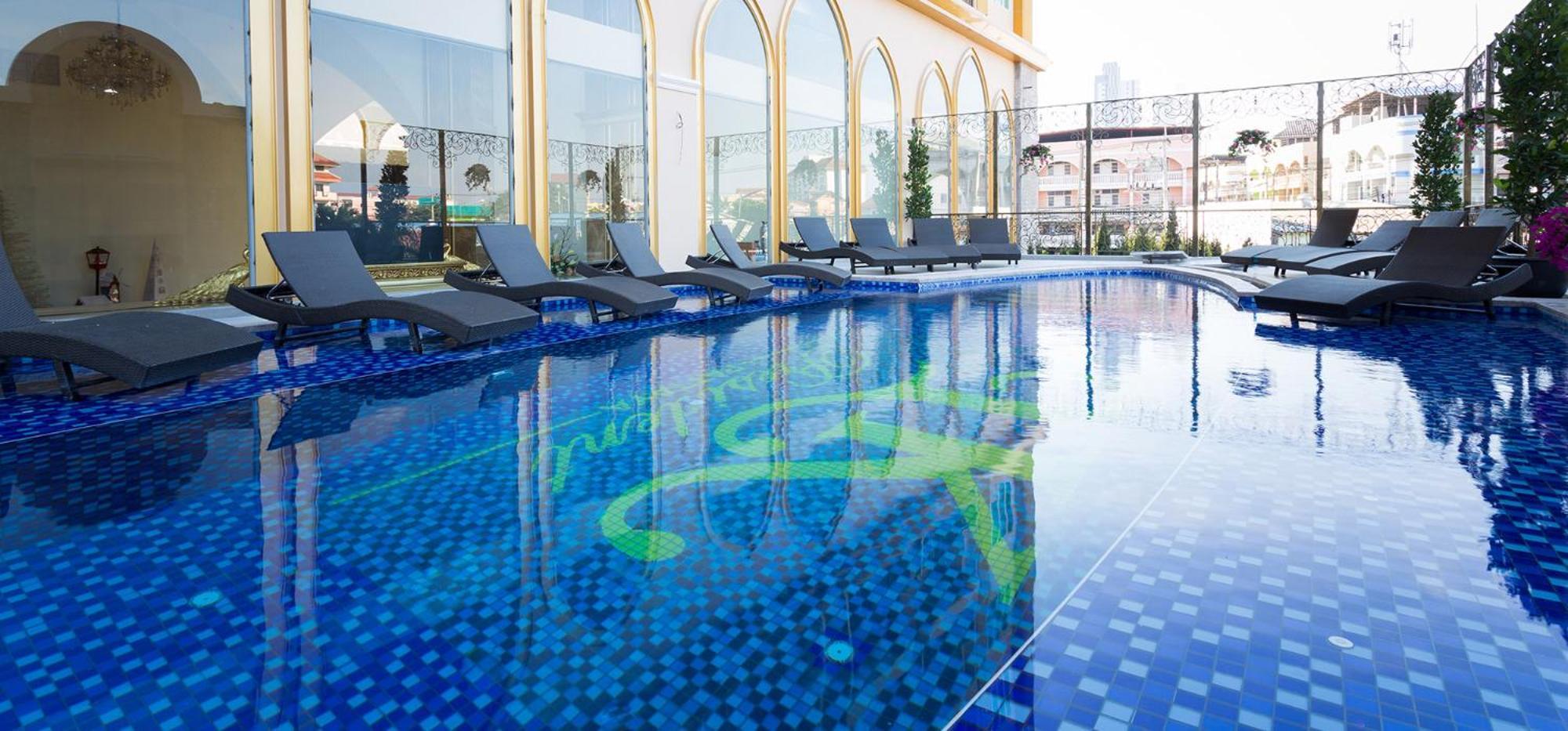 Lk President Hotel Pattaya Exterior photo