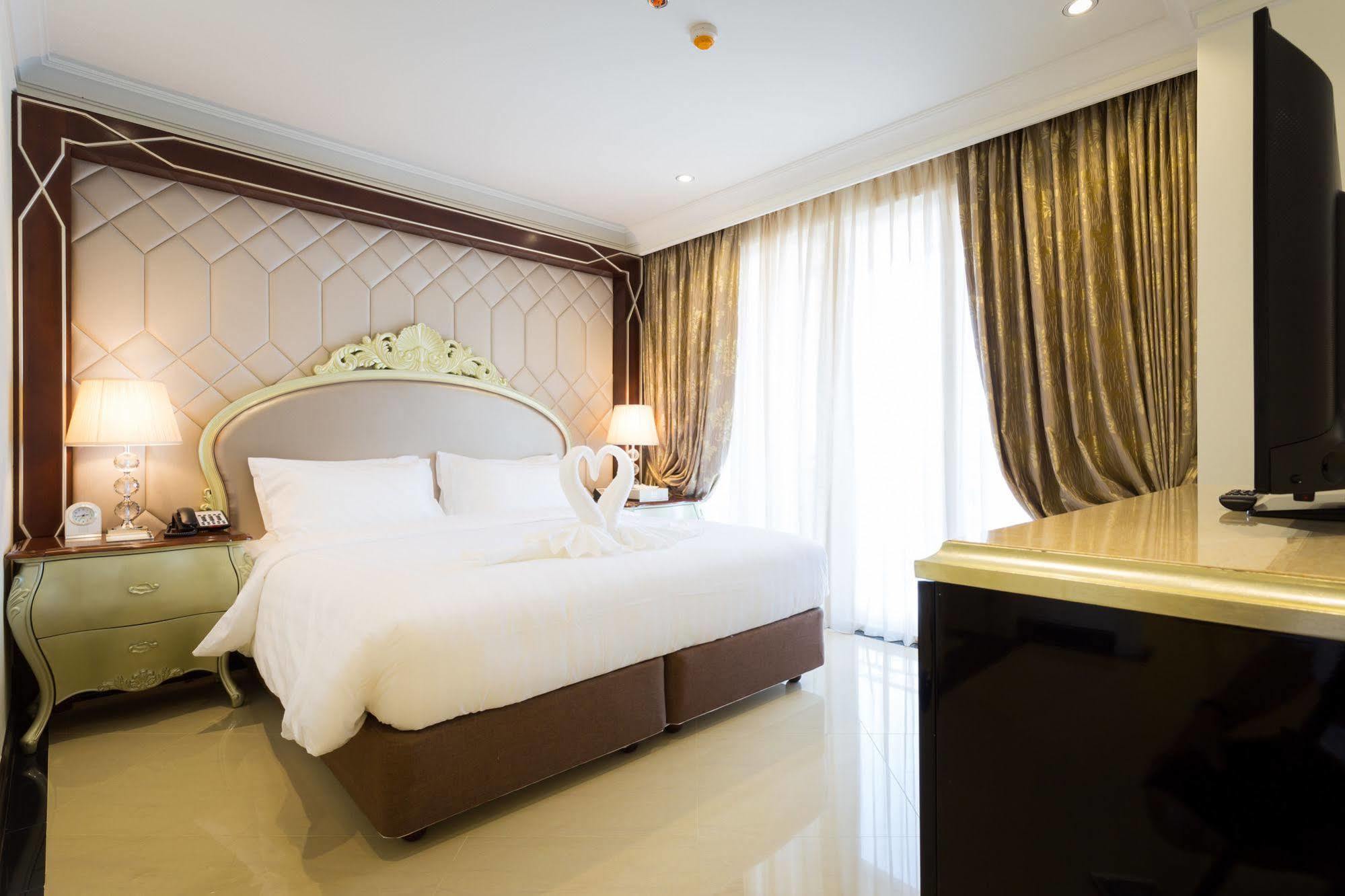 Lk President Hotel Pattaya Exterior photo
