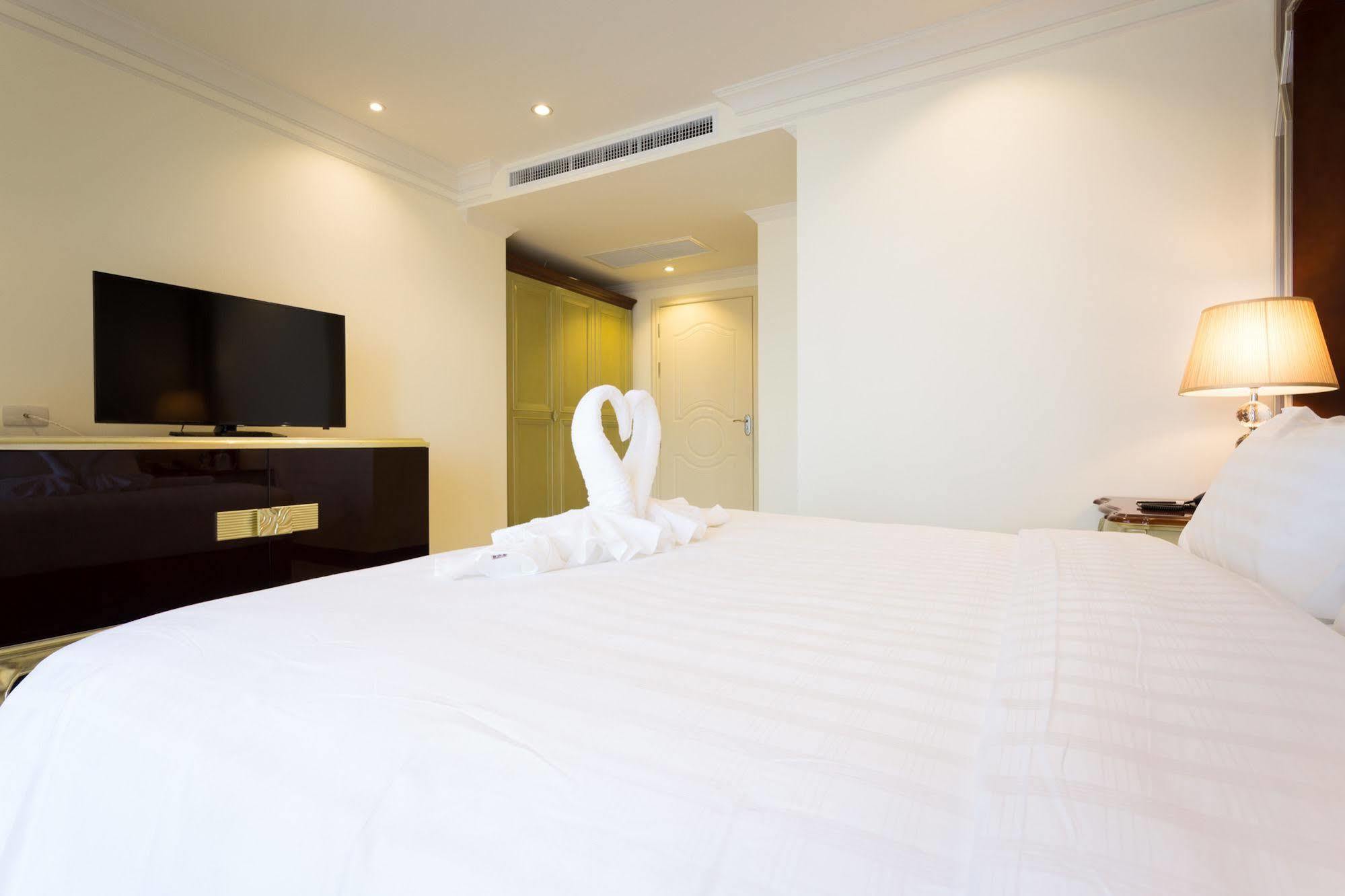 Lk President Hotel Pattaya Exterior photo